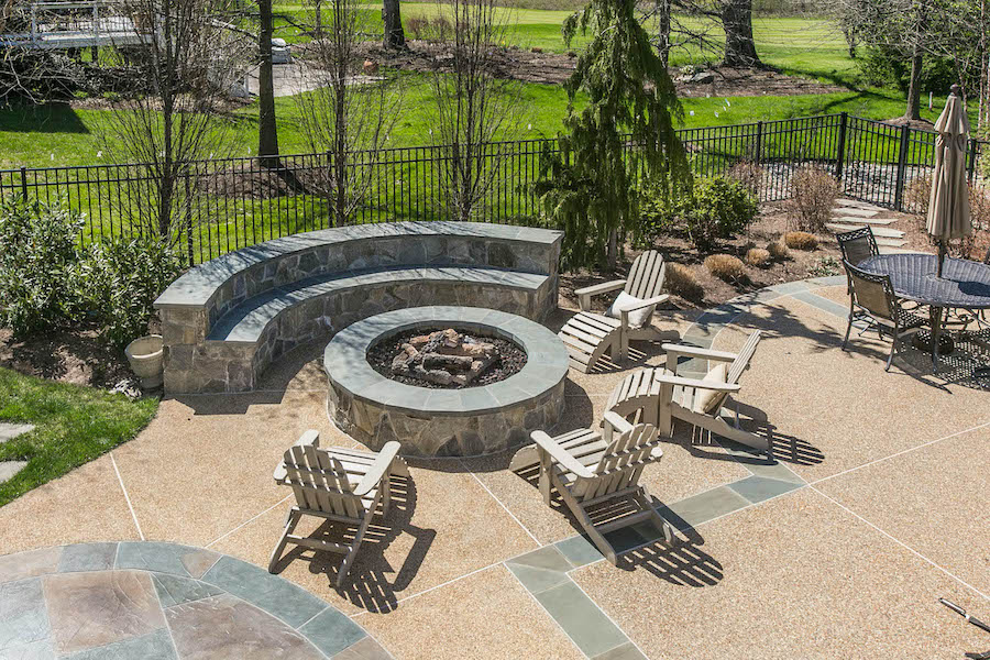 Patio with concrete pavers