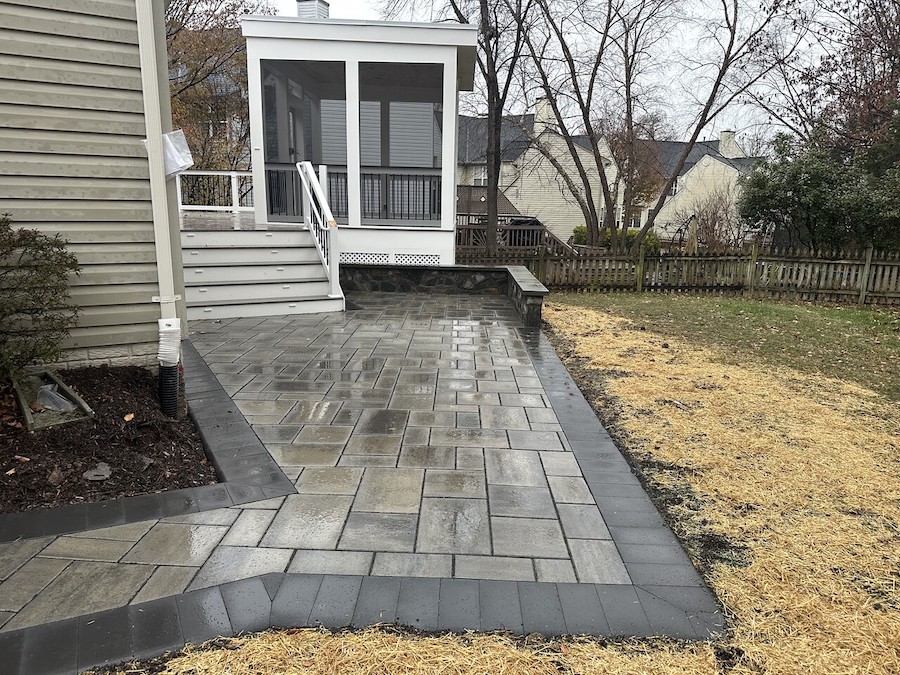 Outdoor patio with pavers