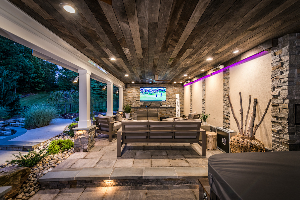 Revamp your outdoor space with the latest 2024 trends mentioned in this blog