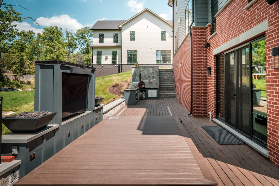 Outdoor kitchen in Potomac Falls