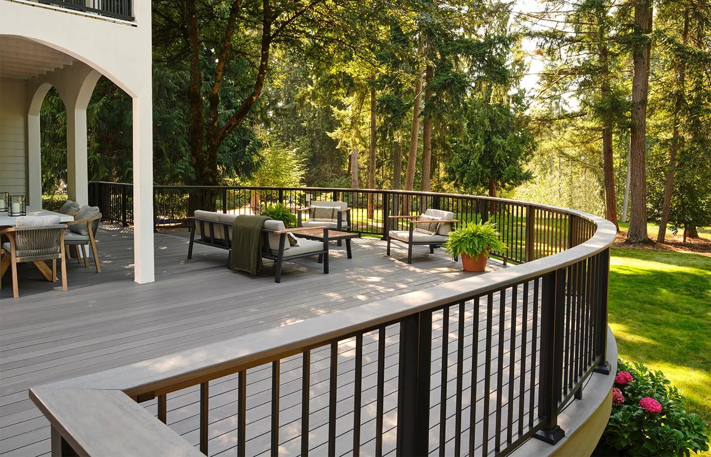 Top Outdoor Living and Deck Design Trends for 2026