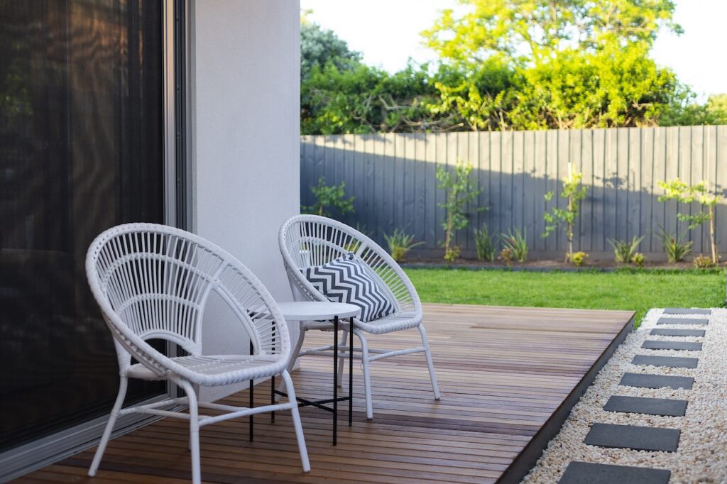 Minimalist Deck Designs for Modern Homes