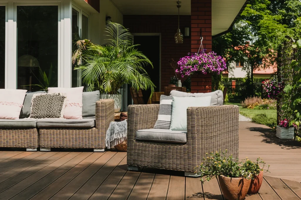 Does Composite Decking Get Hot? Colors and Materials for Sunny Yards