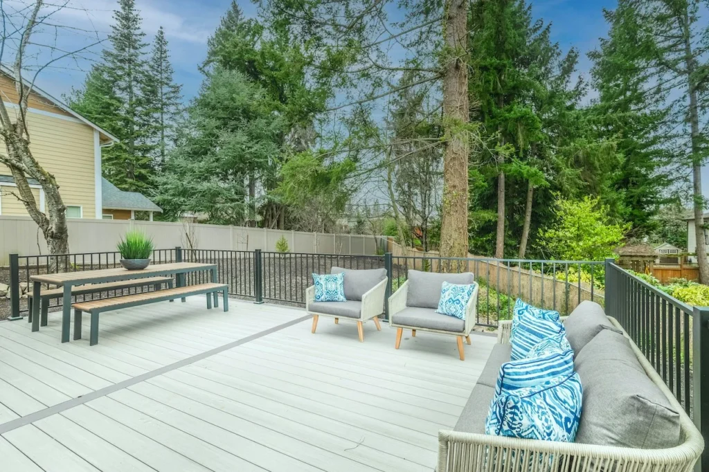 Does Composite Decking Get Hot? Colors and Materials for Sunny Yards